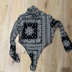 Black Bandana Print Long-Sleeve Women's Top